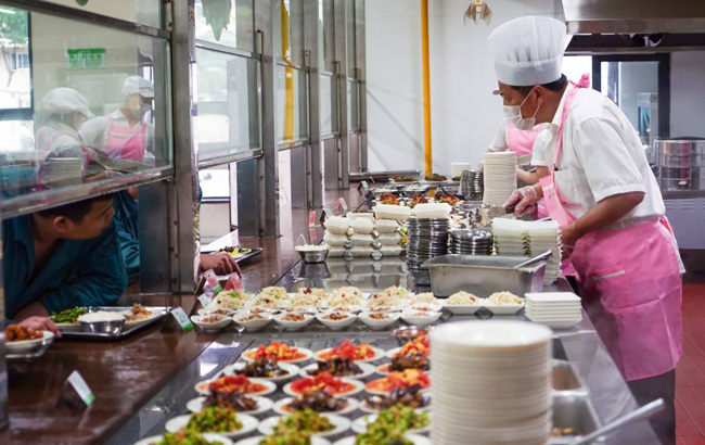 正規食堂承包：注重食品安全，吃上放心飯菜